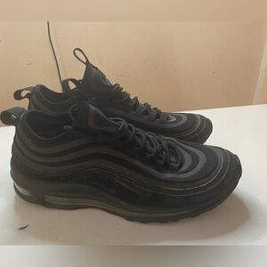 Nike Air Max 97 Ultra 17 SE Triple Black Sz 8 Sneakers Shoes GUC 924452-001